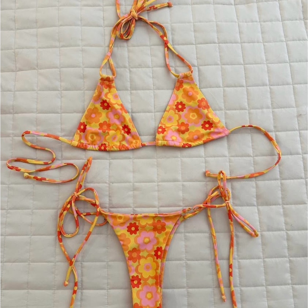 Kulani Kinis Floral Bikini Set
